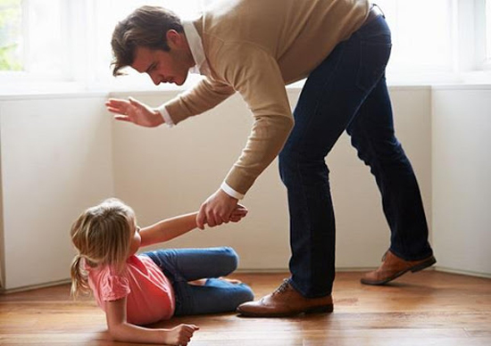 تنبیه بدنی کودک چه عواقبی دارد؟